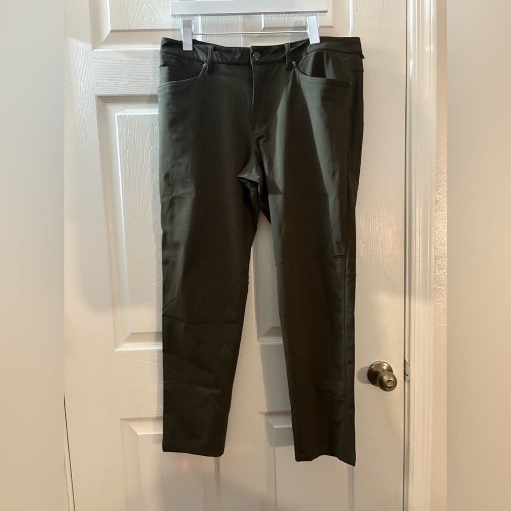 Men’s Lululemon ABC Pants - 34 - Olive